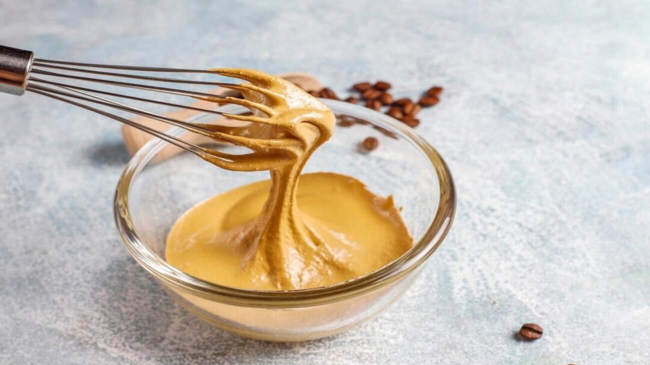 ما هي مكونات عمل صوص اللوتس وطريقة التحضير في المنزل؟