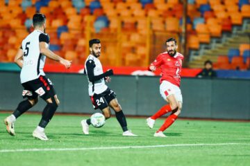 تعرف على صفارة مباراة الاهلي وبيراميدز بالدوري المصري 2024
