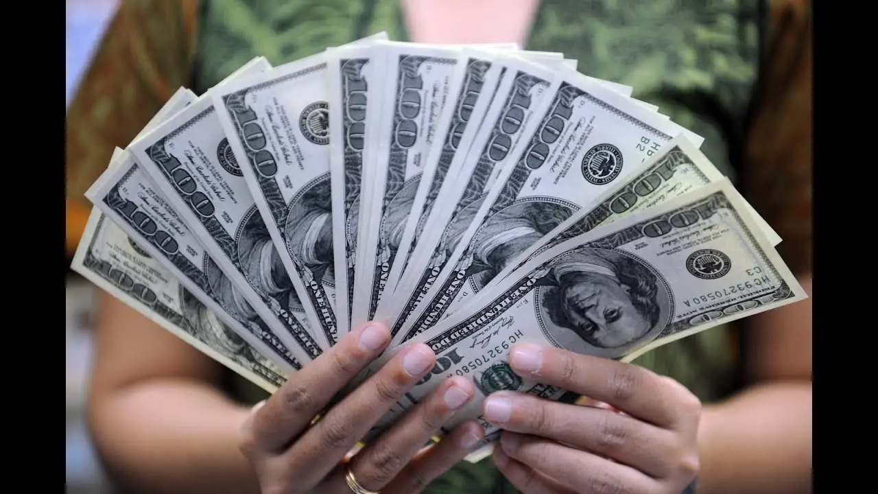 تراجع سعر صرف الدولار أمام الدينار العراقي اليوم الإثنين 5 آب 2024 مع إغلاق بورصتي بغداد وأربيل