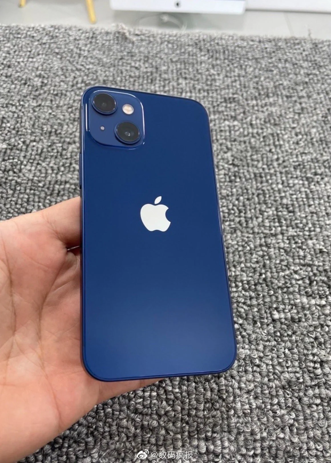 "إمكانيات خيالية".. تعرف على مواصفات هاتف iPhone 13 والسعر الرسمي للهاتف في مصر والسعودية والإمارات 5 “إمكانيات خيالية”.. تعرف على مواصفات هاتف iPhone 13 والسعر الرسمي للهاتف في مصر والسعودية والإمارات