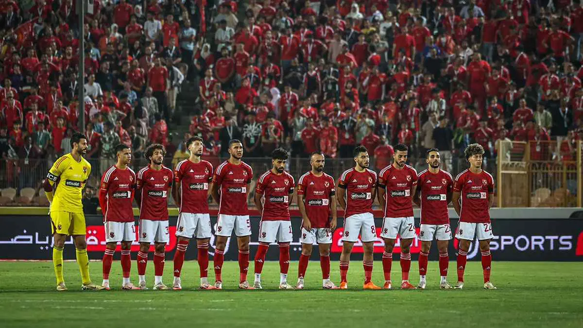 نجم النادي الأهلي وقع على عقود انضمامه لـ قطر القطري