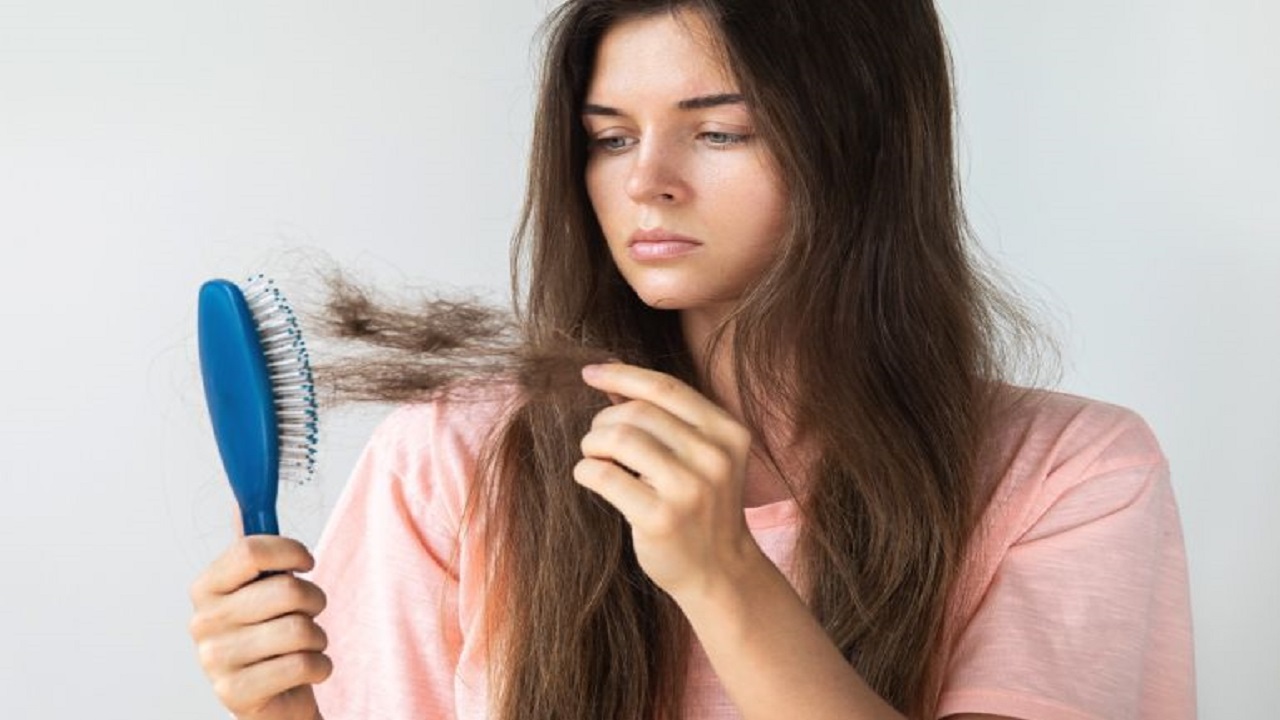 غير روتينك .. ماذا يحدث لشعرك عندما تذهب إلى السرير بشعر مبلل؟