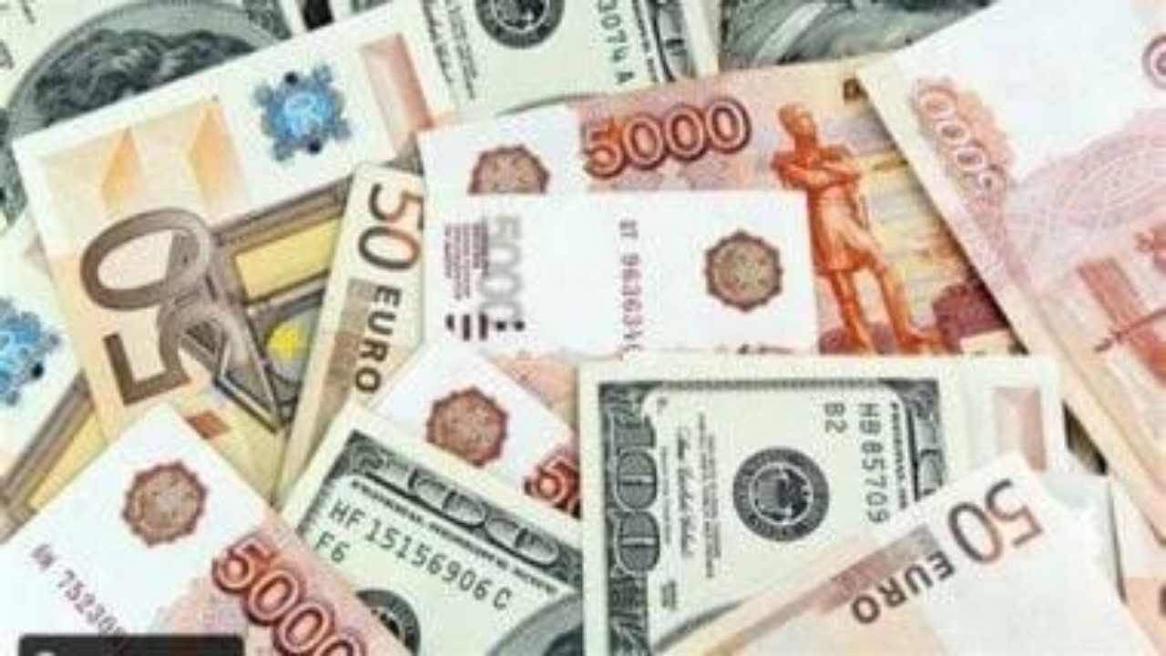 بدأت بتراجع الدولار تعرف أسعار العملات العربية والأجنبية مقابل الجنيه اليوم الإثنين 19 أغسطس