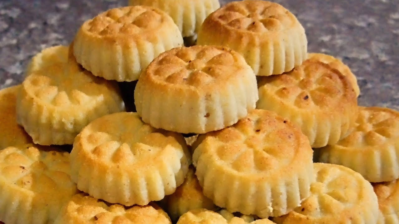 حلى مغذي أو وجبة خفيفة .. حضري معمول التمر بالسميد بعجينة هشة والطعم حكاية أحلى من الجاهز