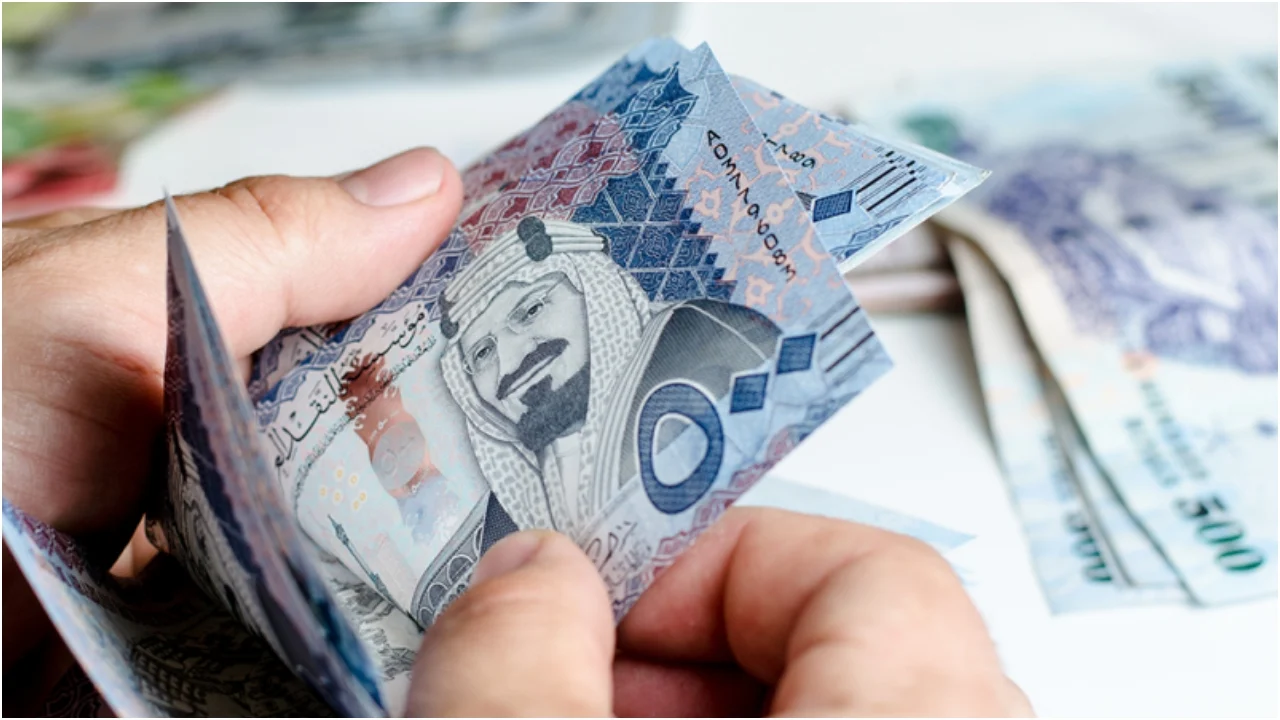 تاريخ صرف العوائد السنوية 1445 وحقيقة تقديم زيادة 500 ريال سعودي