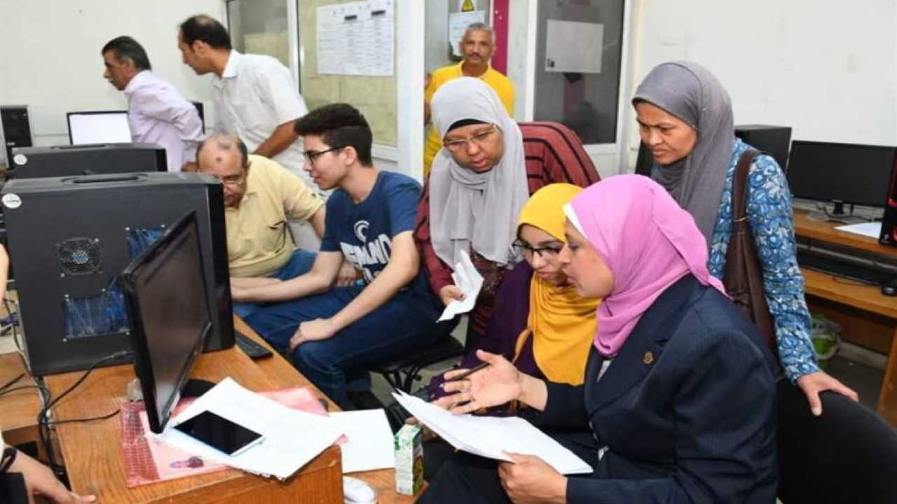 كليات تقبل من 65%شعبة علمي علوم والحد الأدنى للقبول بمختلف الكليات 5 كليات تقبل من 65%شعبة علمي علوم والحد الأدنى للقبول بمختلف الكليات