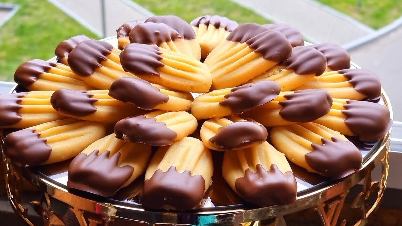 ببيضة واحدة حضري ألذ بسكويت أكثر من قطعة بالزبدة والسكر بشكل وطعم جديد 2 ببيضة واحدة حضري ألذ بسكويت أكثر من قطعة بالزبدة والسكر بشكل وطعم جديد