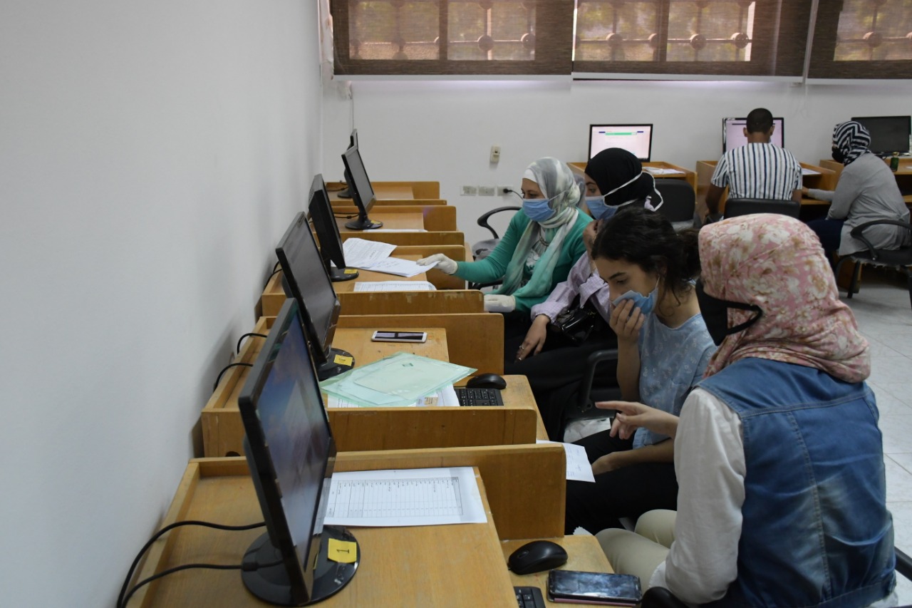 تنسيق المرحلة الثالثة.. أماكن شاغرة بالكليات والمعاهد لطلاب الشعبة الأدبية والعلمية