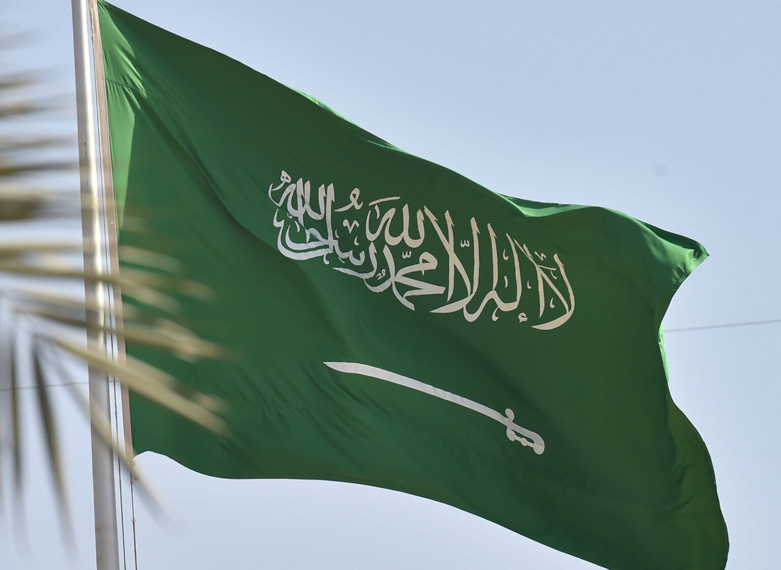 وزارة الموارد البشرية تبين حقيقة الغاء نظام الكفيل بالسعودية 2024 مبينة المهن المسثناة من النظام