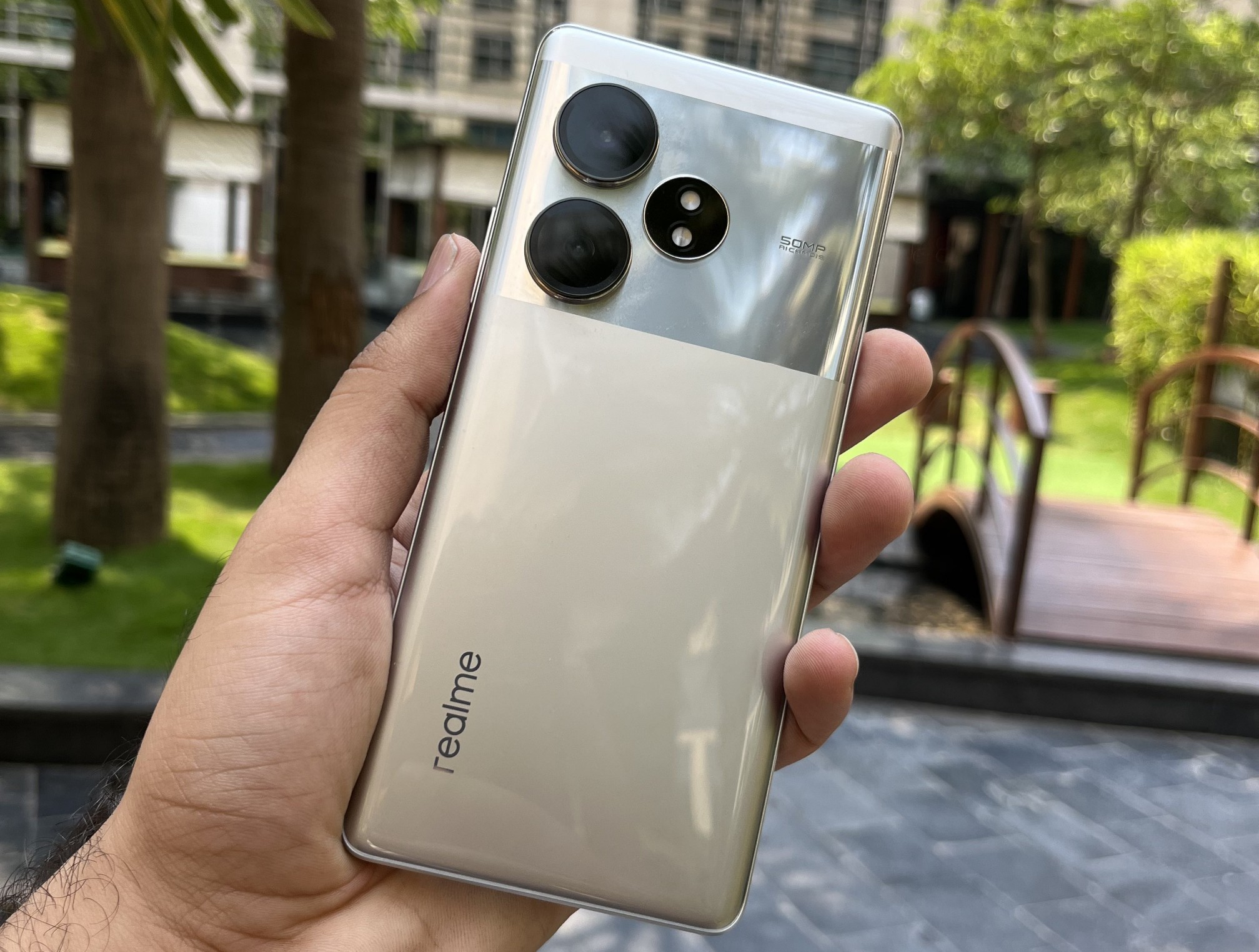 اكتشف قوة الأداء والتكنولوجيا المتقدمة مع هاتف Realme GT 6T.. شاشة مذهلة وكاميرات عالية الدقة وشحن فائق السرعة وإمكانيات مذهلة