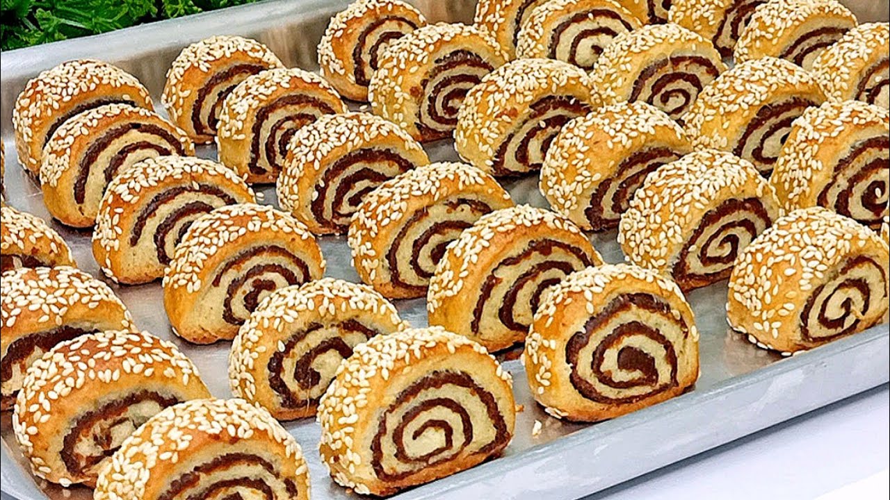 أعملية بالطريقة العربية الأصلية.. المنين بحشو العجوة طري ولذيذ من جماله مش هتبطلي تعمليه
