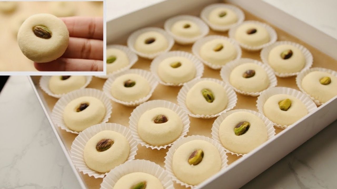طريقة عمل الغريبة الناعمه في المنزل بوصفة مش هتفرق عن الجاهزة نهائي وطعمها هيبهر عيلتك