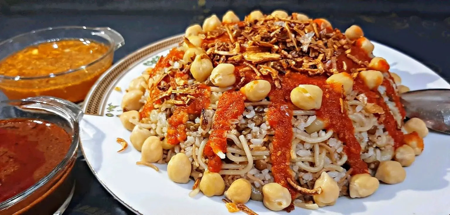 طريقة عمل الكشري المصري في البيت زي المحلات بخطوات بسيطة وسهلة ومكونات متوفرة