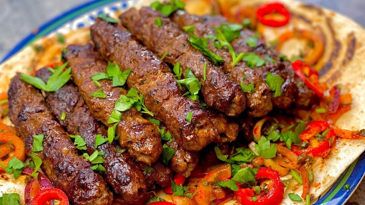 بأجمل طعم وبسر تتبيلة الحاتي الأصلية.. جهزي كفتة الحاتي الرهيبة المتماسكة لأحلى الوجبات وألذ العزومات