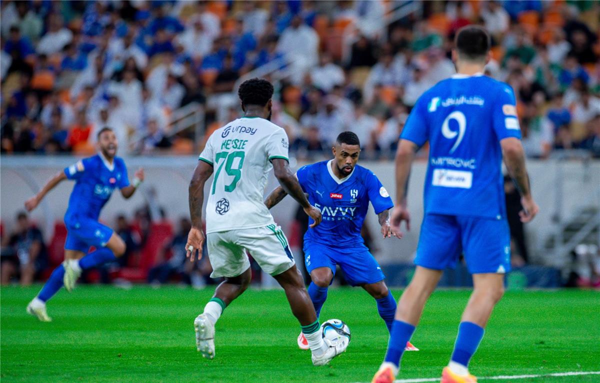 كلاسيكو الهلال والأهلي.. غيابات مؤثرة في صفوف الفريقين بكأس السوبر السعودي