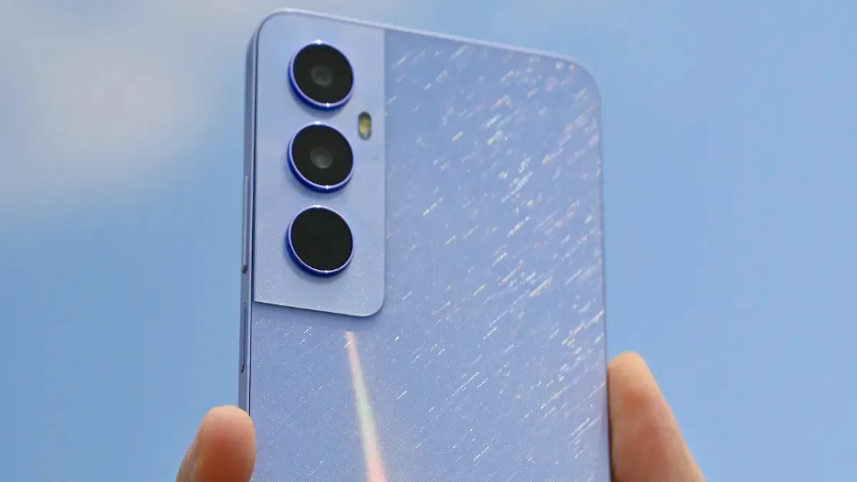 ريلمي تبدع في أرخص هواتفها.. سعر ومواصفات Realme C65 الاقتصادي الذي يجمع بين الأناقة والأداء والكاميرا العملاقة 5 ريلمي تبدع في أرخص هواتفها.. سعر ومواصفات Realme C65 الاقتصادي الذي يجمع بين الأناقة والأداء والكاميرا العملاقة
