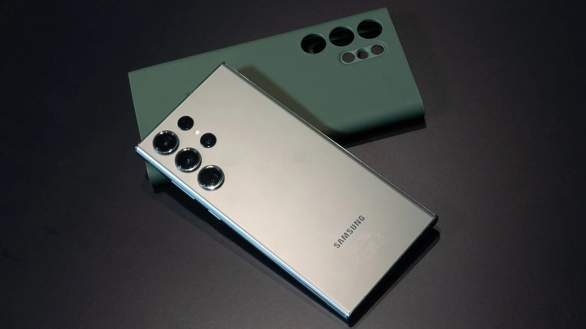 وحش سامسونج منافس أفخم الهواتف.. سعر ومواصفات Samsung Galaxy S23 Ultra الرائد في فئته قمة في الأبداع بتصميم فاخر مقاوم للماء أقوي الهواتف بين يديك