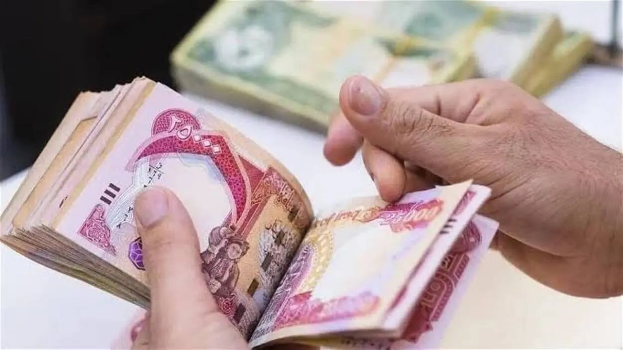 “هل تم تبكيرها؟”.. موعد صرف رواتب المتقاعدين بالعراق لشهر سبتمبر 2024 وحقيقة زيادة 100 ألف دينار