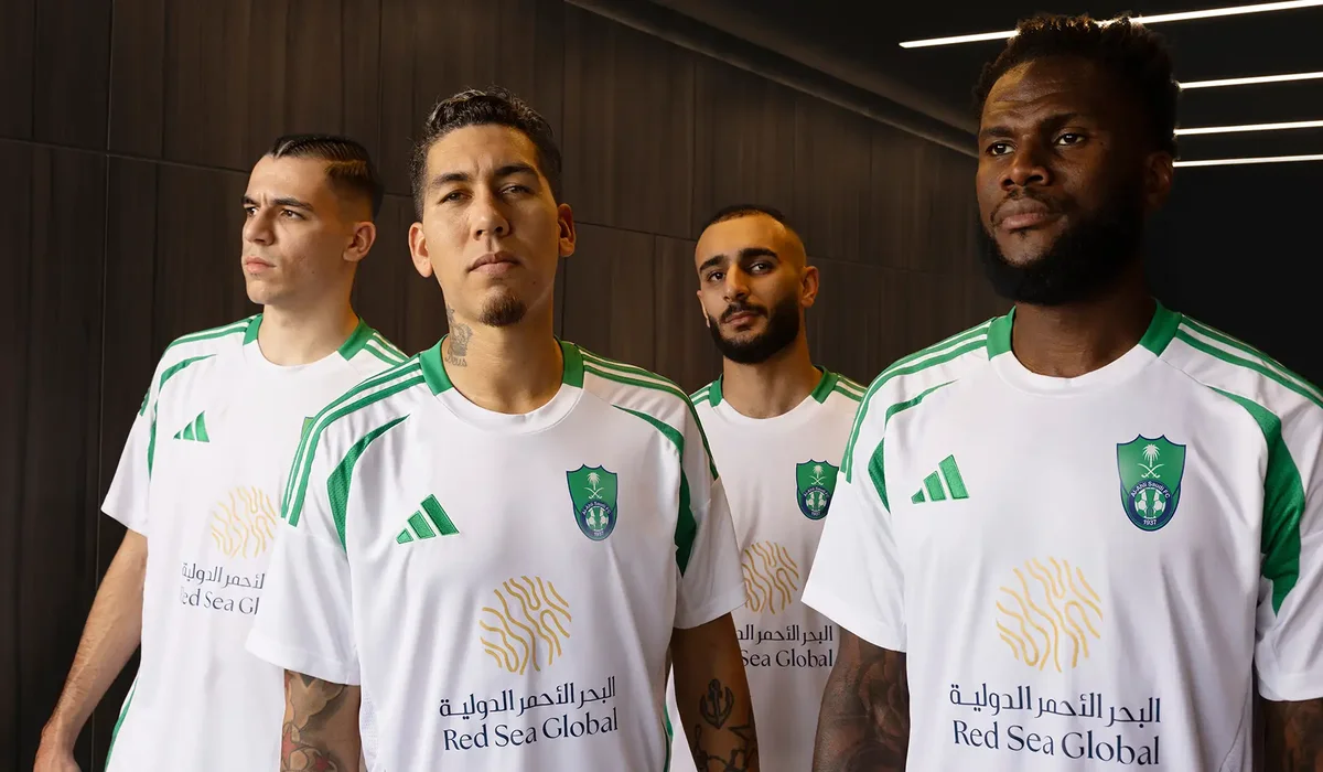 القنوات الناقلة لمباراة الاهلي والعروبه اليوم في دوري روشن السعودي 2025 والمعلق وطرق المشاهدة