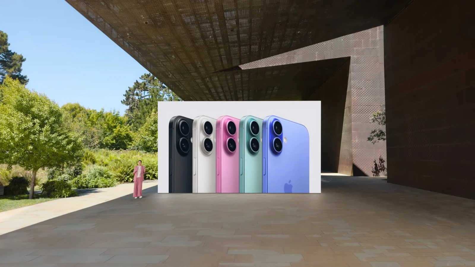 سعر هاتف iPhone 16 Pro و iPhone 16 Pro Max وموعد الحجز والطرح
