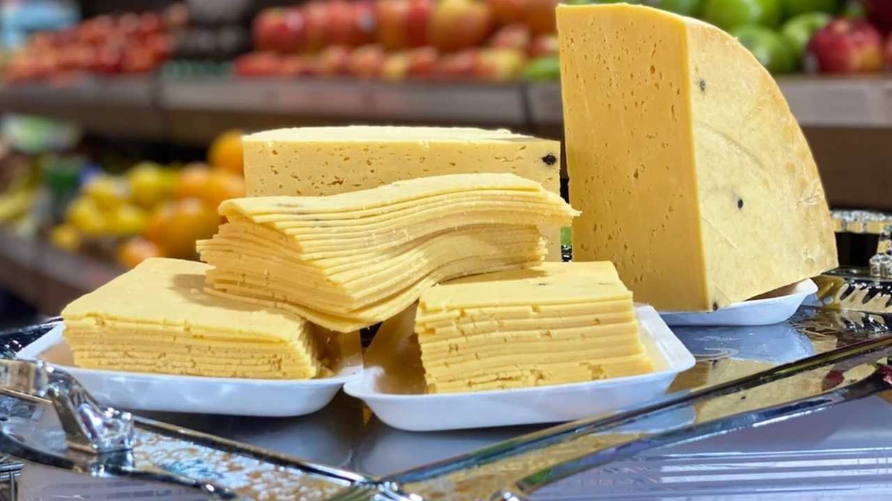 وصفة سهلة واقتصادية لعمل الجبنة الرومي المصرية مش هتبطلي تعمليها في البيت طعمها يجنن