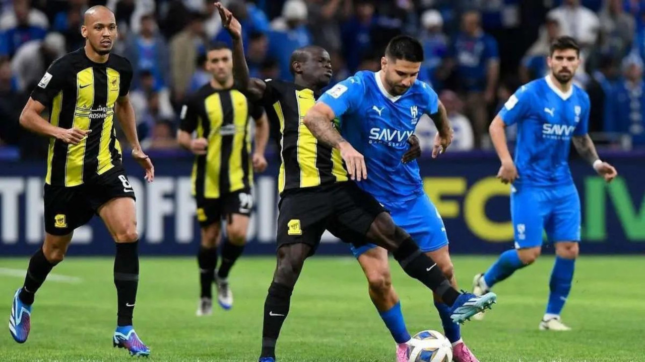 الدويش يثير الجدل قبل الكلاسيكو.. كشف ثغرة تمنح الهلال تفوق كاسح ضد الاتحاد 5 الدويش يثير الجدل قبل الكلاسيكو.. كشف ثغرة تمنح الهلال تفوق كاسح ضد الاتحاد