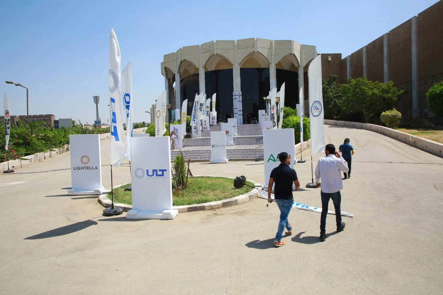 “الحق قدم ورقك”.. تعلن الهيئه المصرية للمعارض والمؤتمرات عن حاجتها لشغل 155 وظيفة في التخصصات المختلفة