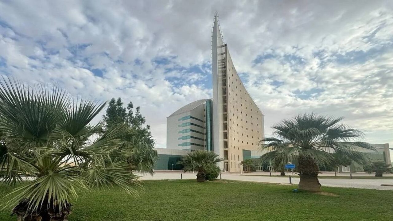 ألحق التقديم سينتهي قريبا.. وظائف شاغرة بنظام العقود بجامعة نجران في العديد من التخصصات
