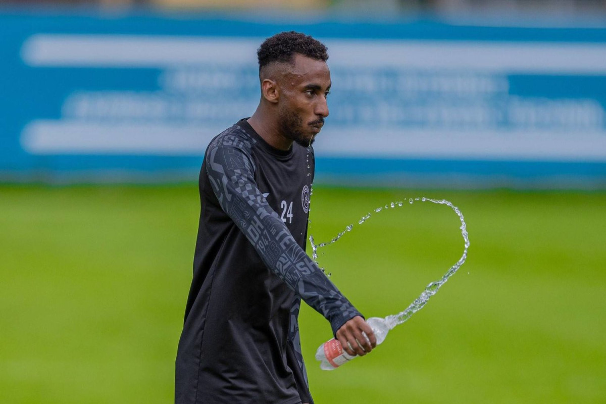 بعد صراع طويل مع النصر.. متعب الحربي يثير قلق الهلال
