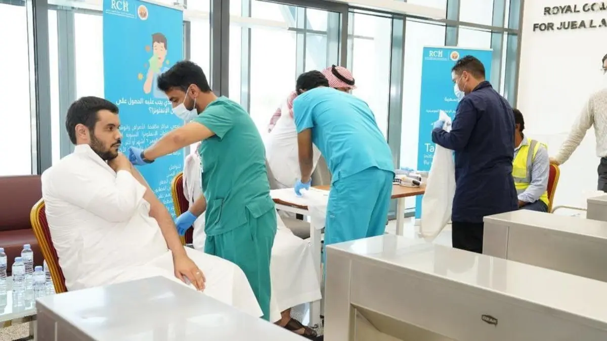 كيفية طلب الحصول على لقاح الإنفلونزا الموسمية بالمنزل عبر تطبيق “سنار”؟