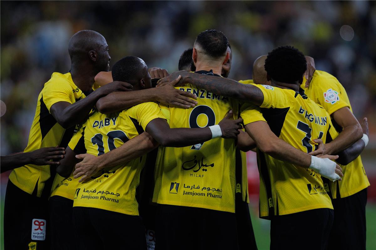 مدرب الاتحاد "بلان" يعلق على فوز الفريق على العين بثلاثية نظيفة 5 مدرب الاتحاد “بلان” يعلق على فوز الفريق على العين بثلاثية نظيفة
