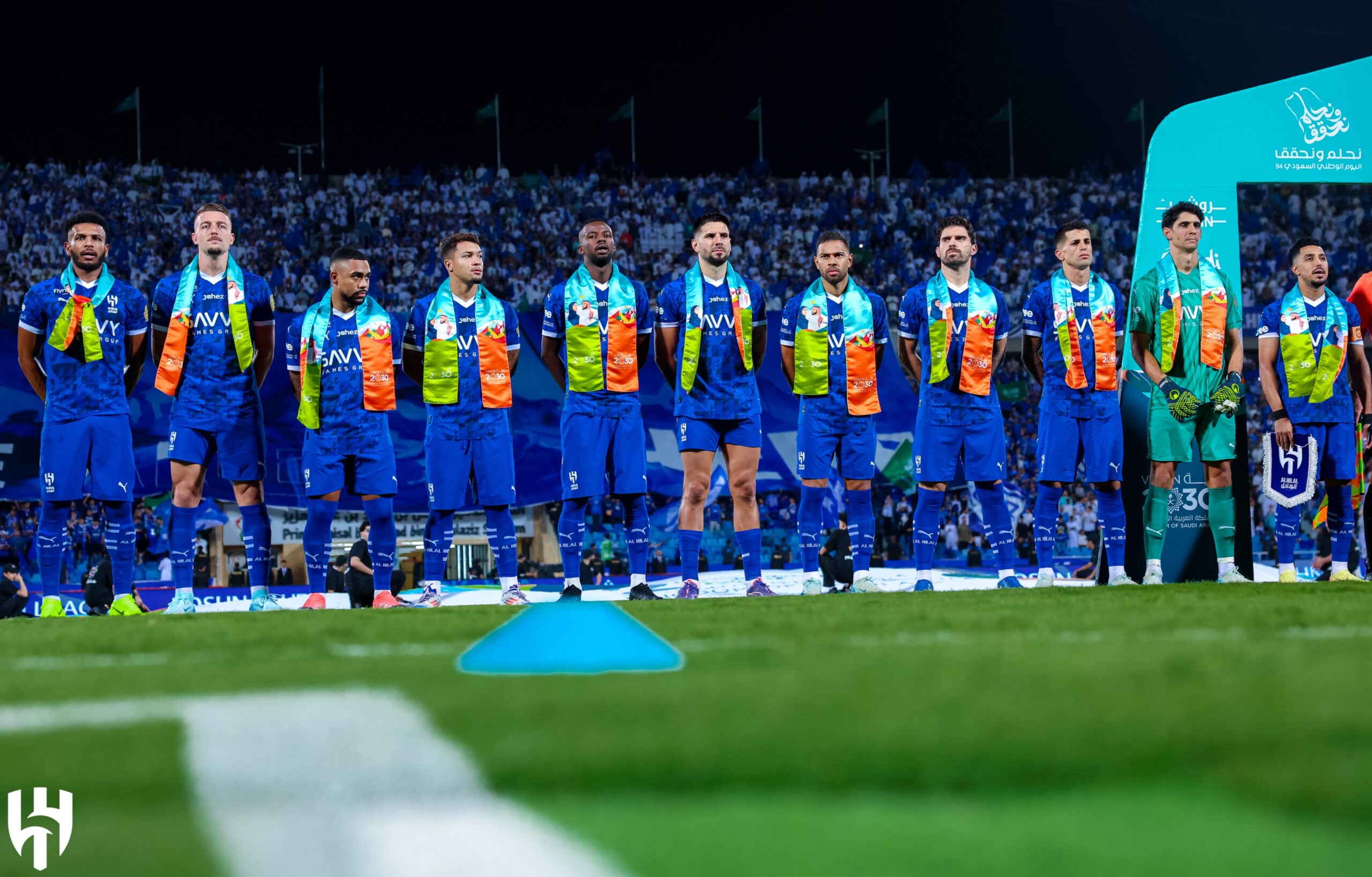 الهلال يتنتزع الصدارة من الاتحاد بثلاثية في كلاسيكو نحلم ونحقق 5 الهلال يتنتزع الصدارة من الاتحاد بثلاثية في كلاسيكو نحلم ونحقق