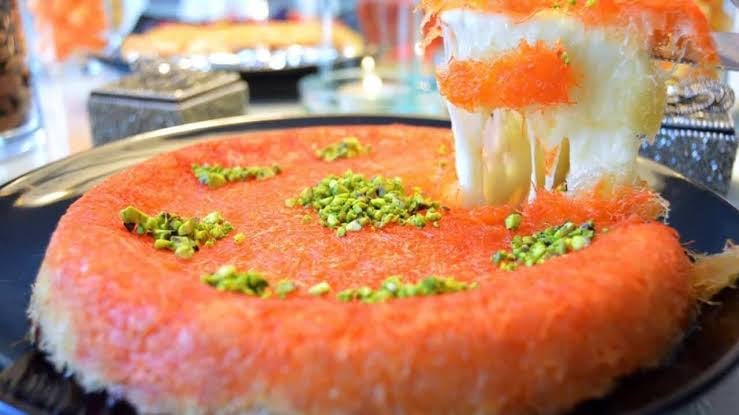 بطعم الجاهزة .. طريقة تحضير الكنافة ولقمة القاضي علي أصولها في المنزل بطريقة بسيطة وسهلة 