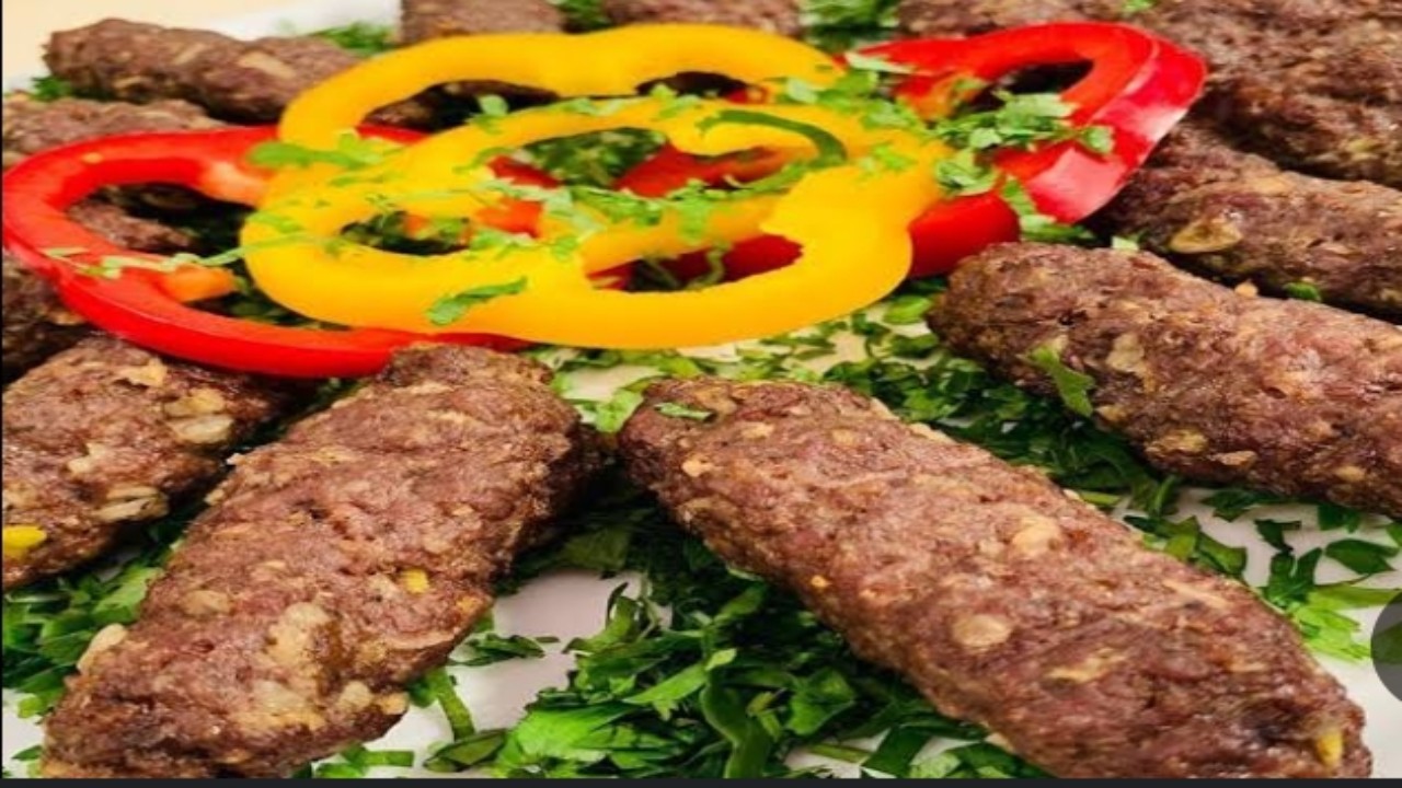 "مثل الجاهزة" طريقة عمل الكفتة المشوية في الفرن لوجبة غداء سريعة 5 “مثل الجاهزة” طريقة عمل الكفتة المشوية في الفرن لوجبة غداء سريعة