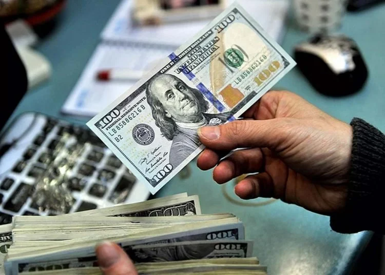 "ارتفاع سعر الدينار الكويتي".. تعرف على أسعار صرف الدولار والعملات الأجنبية المختلفة في بنوك مصر 3 “ارتفاع سعر الدينار الكويتي”.. تعرف على أسعار صرف الدولار والعملات الأجنبية المختلفة في بنوك مصر