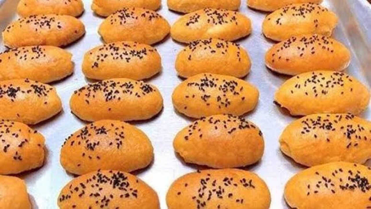 هتاكليه بالشاي.. طريقة تحضير البوريك بالجبنة في المنزل بمقادير وخطوات سهلة
