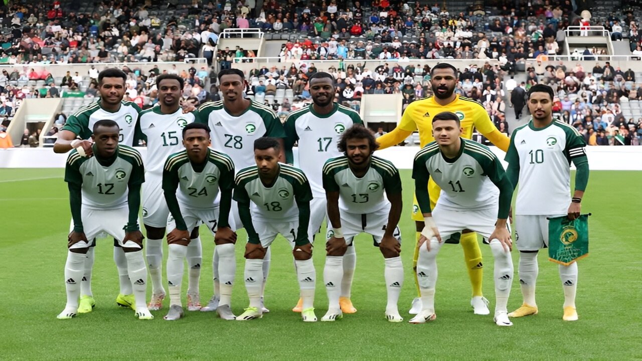 بالصور المنتخب السعودي يكشف عن زيه الجديد في موسم 2024/2025 9 بالصور المنتخب السعودي يكشف عن زيه الجديد في موسم 2024/2025