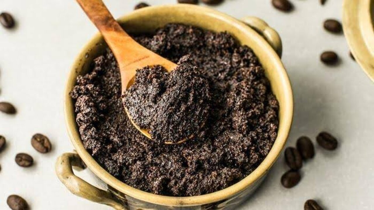 بشرتك هتضحك من الجمال.. اعملي ماسك القهوة والزبادي لتستمتعي ببشرة شابة ونضرة