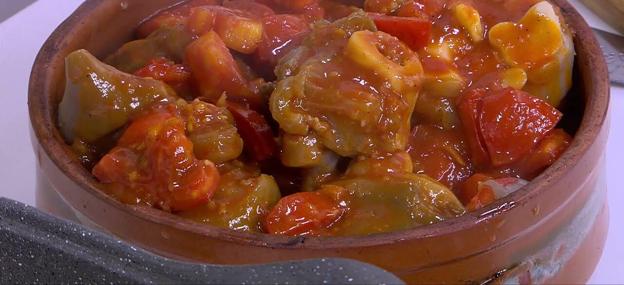 طريقة عمل طبق الكوارع بصلصة الطماطم