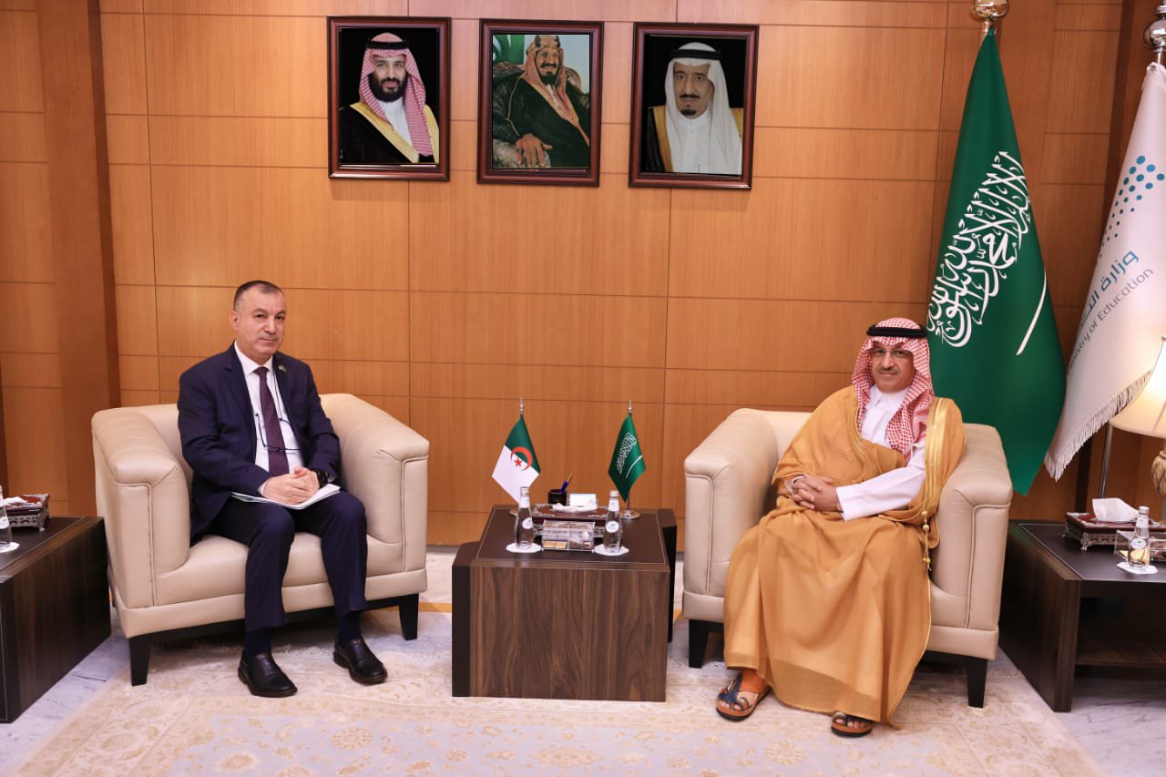 25 عام على الشراكة بين جامعة الملك سعود والإلكترونيات المتقدمة
