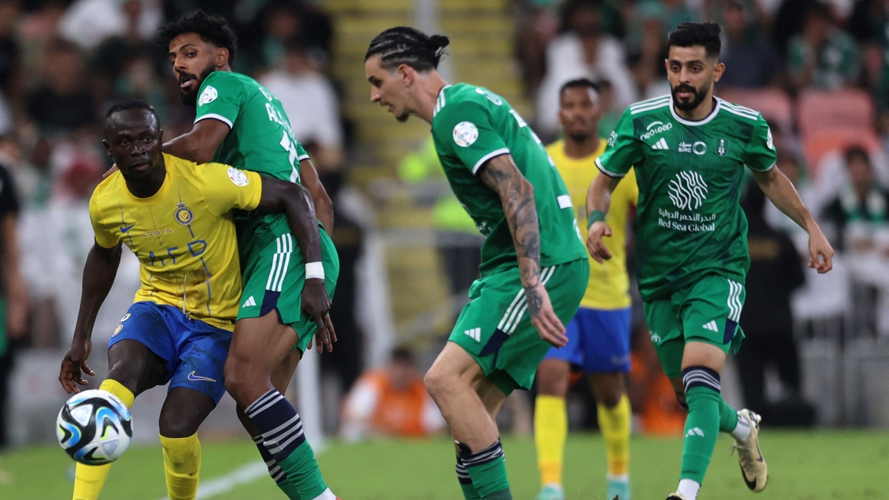 جدل كبير.. أزمة قوية في معسكر الأهلي قبل كلاسيكو النصر والسبب فيغا