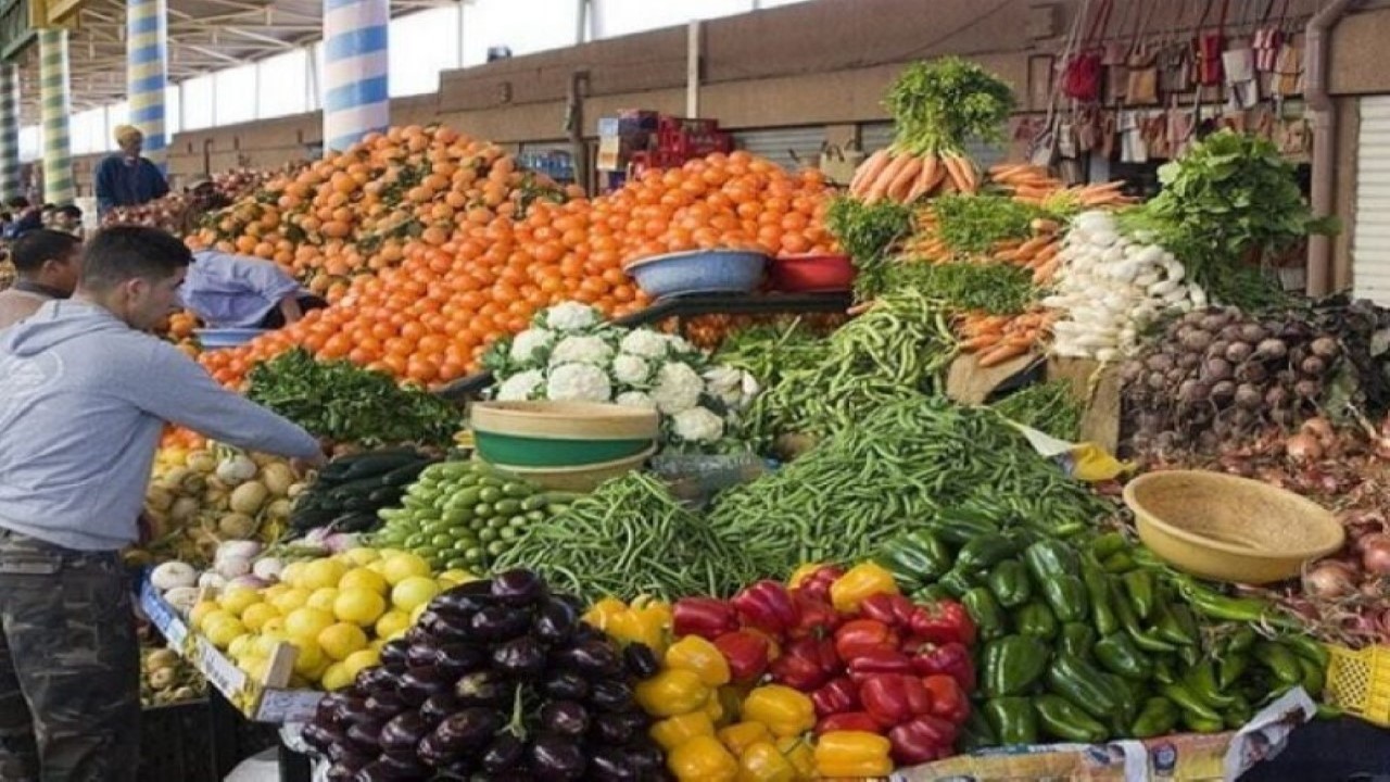 بكام انهاردة يا أوطة؟.. سعر الطماطم وأسعار الخضروات اليوم في سوق العبور 2 بكام انهاردة يا أوطة؟.. سعر الطماطم وأسعار الخضروات اليوم في سوق العبور