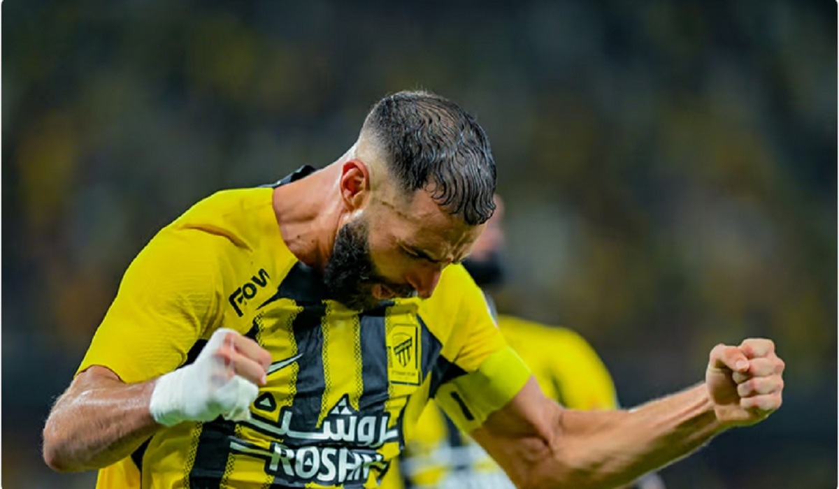 أول تعليق من “كريم بنزيما” بشأن مواجهة الهلال القادمة