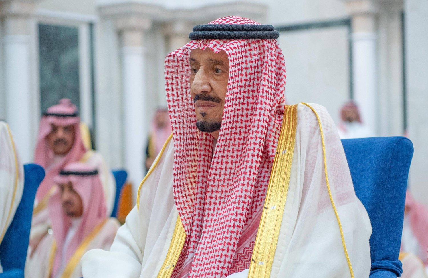 إجازة رسمية مدفوعة الأجر 3 أيام للموظفين في هذا الموعد بأمر ملكي وأنباء عن اعتماد الإجازة الأسبوعية ثلاث أيام