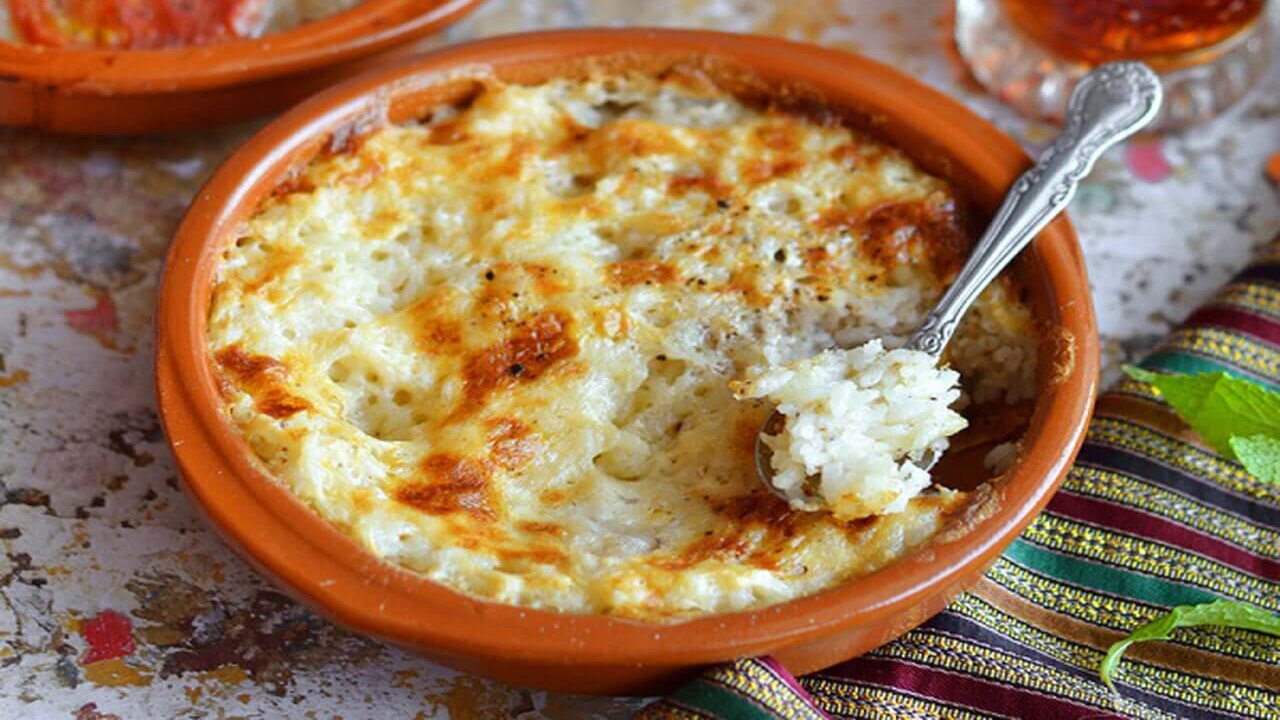 طريقة عمل الأرز المعمر الحلو والحادق في الفرن بأدق المقادير على الطريقة الفلاحي الأصلي