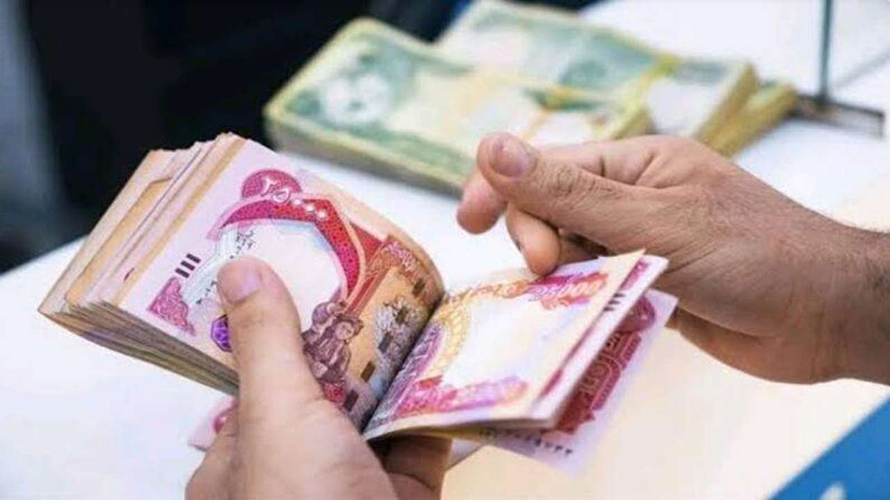 الحد الأدنى للأجور في الجزائر 2024.. وكيفية التحقق من الرواتب بعد الزيادة