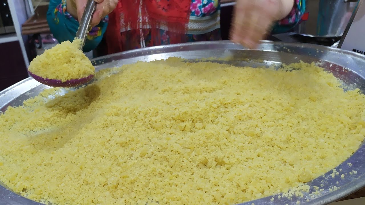 هتعرفي تعمليه خلاص .. طريقة عمل الكسكسي بالدقيق والماء بس واتعلمي ازاي تفركيه