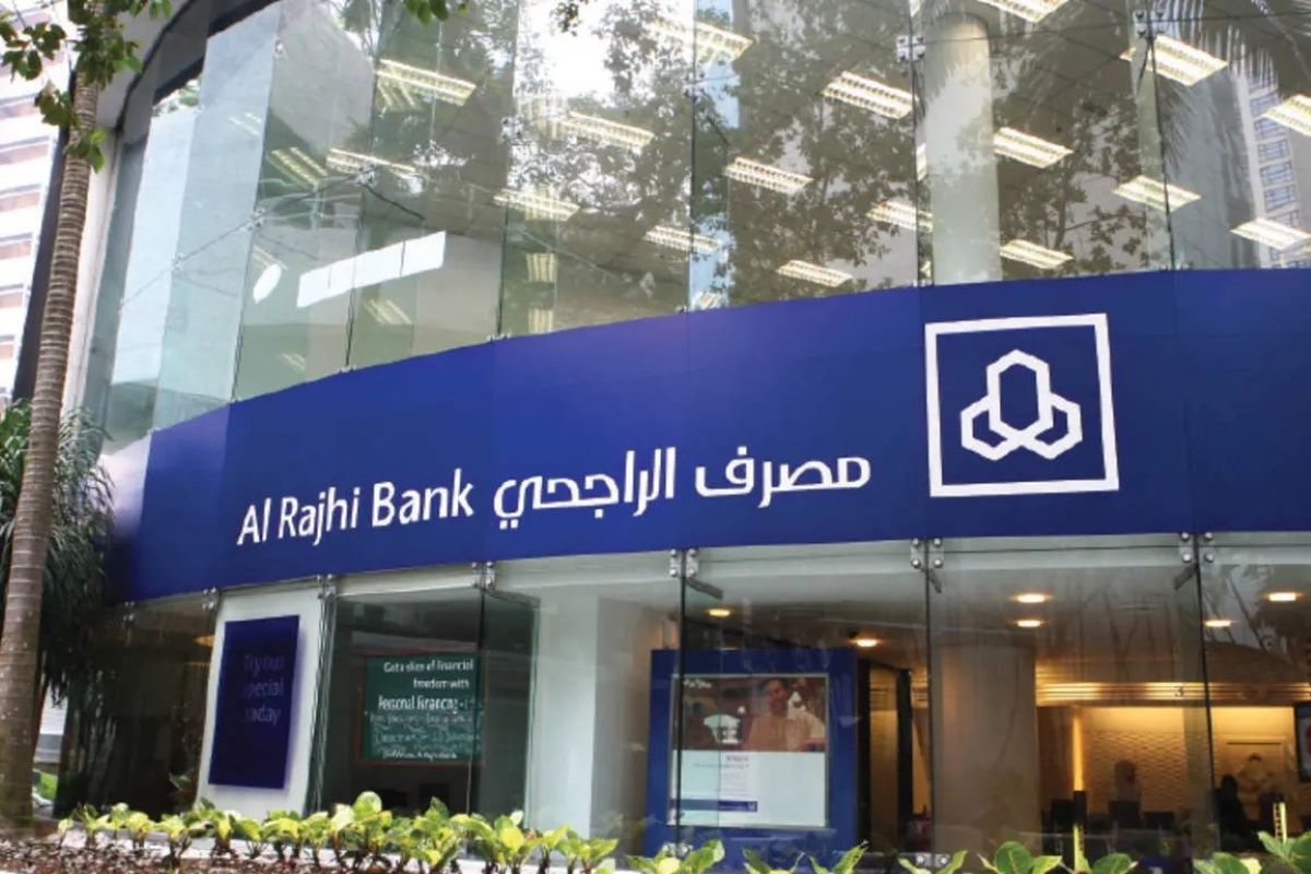 بدون تحويل الراتب ..  عروض مصرف الراجحي لليوم الوطني 94 لتأجير السيارات