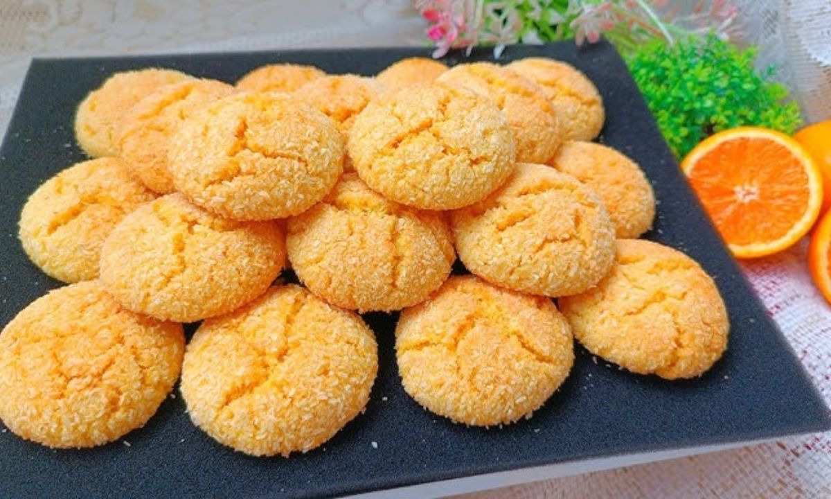 بسكويت السميد بدون زبدة أو دقيق حلوى خفيفة وسريعة تذوب في الفم مع الشاي