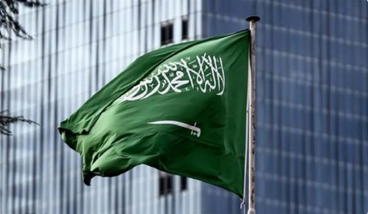 الداخلية تكشف عن محظورات استخدام العلم السعودي.. وعدم وضع أي عبارات عليه